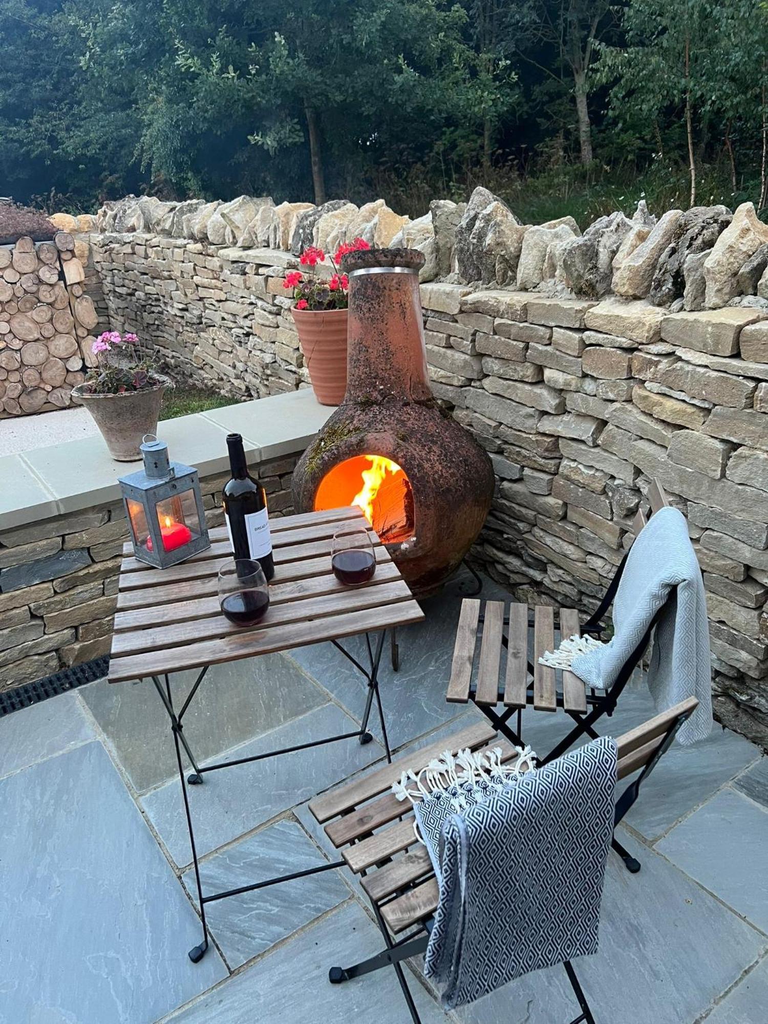 Idyllic Secluded Hideaway With Countryside Views On The Edge Of The Cotswolds Villa Hailey Eksteriør bilde