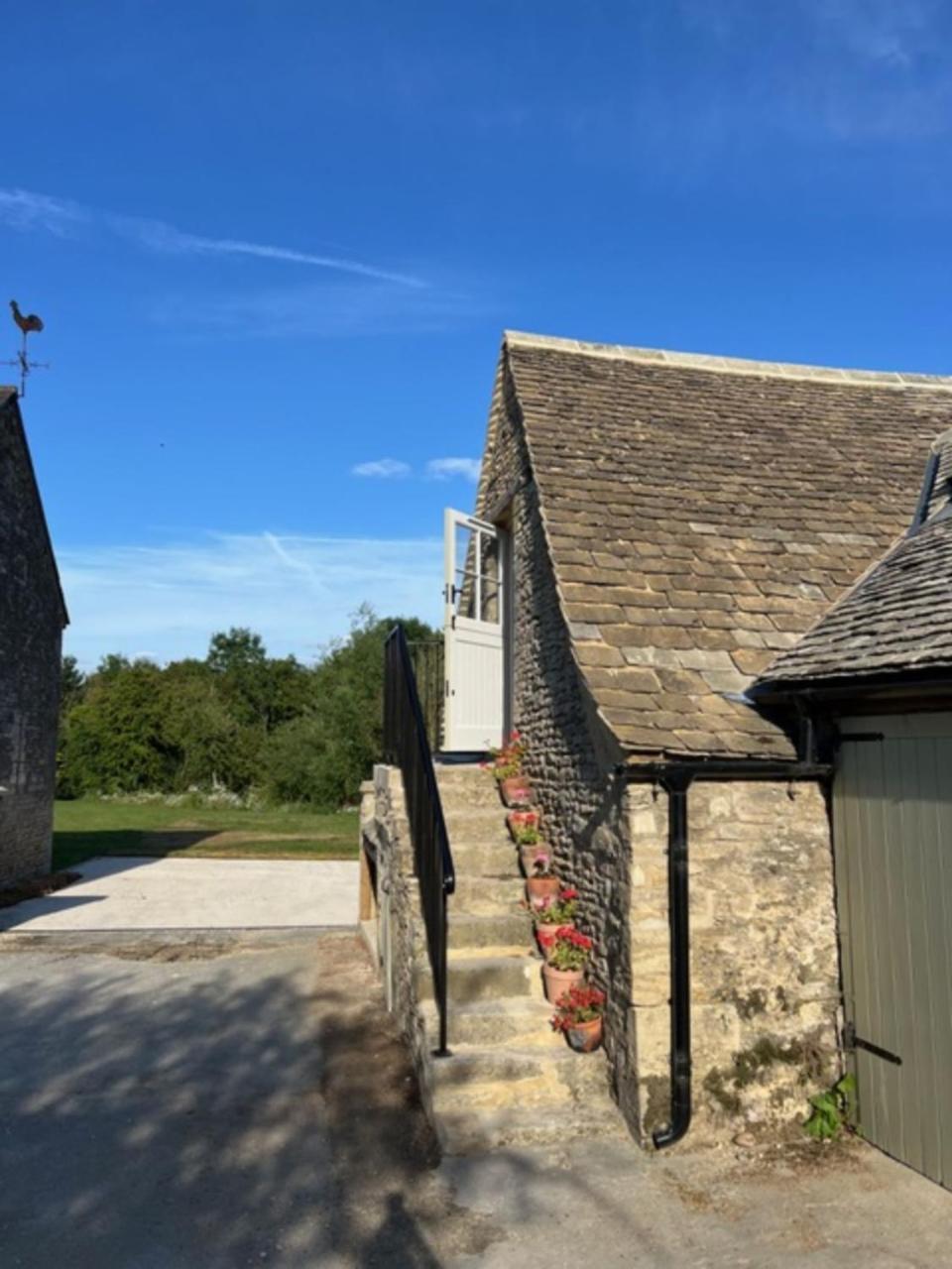 Idyllic Secluded Hideaway With Countryside Views On The Edge Of The Cotswolds Villa Hailey Eksteriør bilde