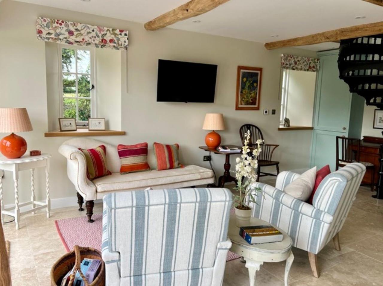 Idyllic Secluded Hideaway With Countryside Views On The Edge Of The Cotswolds Villa Hailey Eksteriør bilde